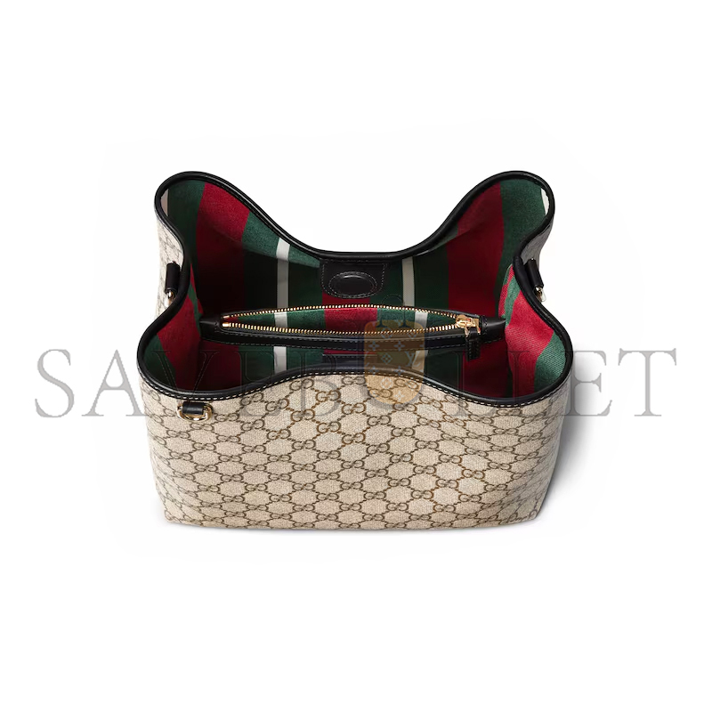 GUCCI GG EMBLEM MEDIUM BUCKET BAG 815103 (25*25*15.5cm)